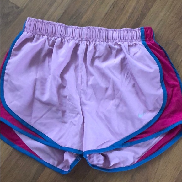 Nike shorts - Picture 1 of 3